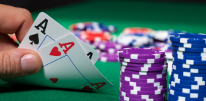 Poker có luật chơi khá đơn giản nên hấp dẫn