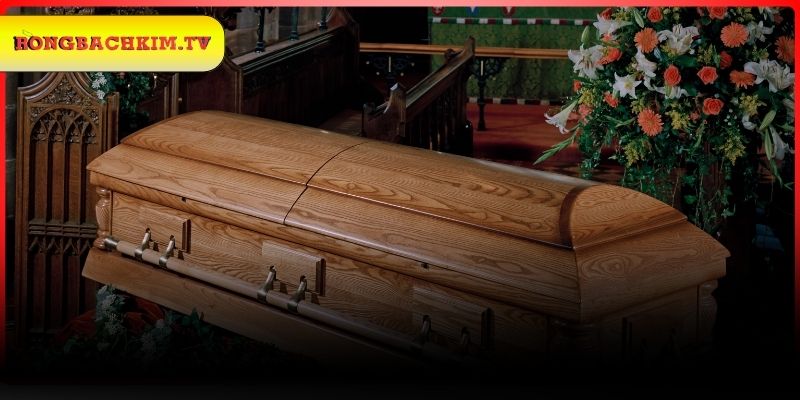 Nằm ngủ mơ thấy mình trong quan tài đánh con gì?